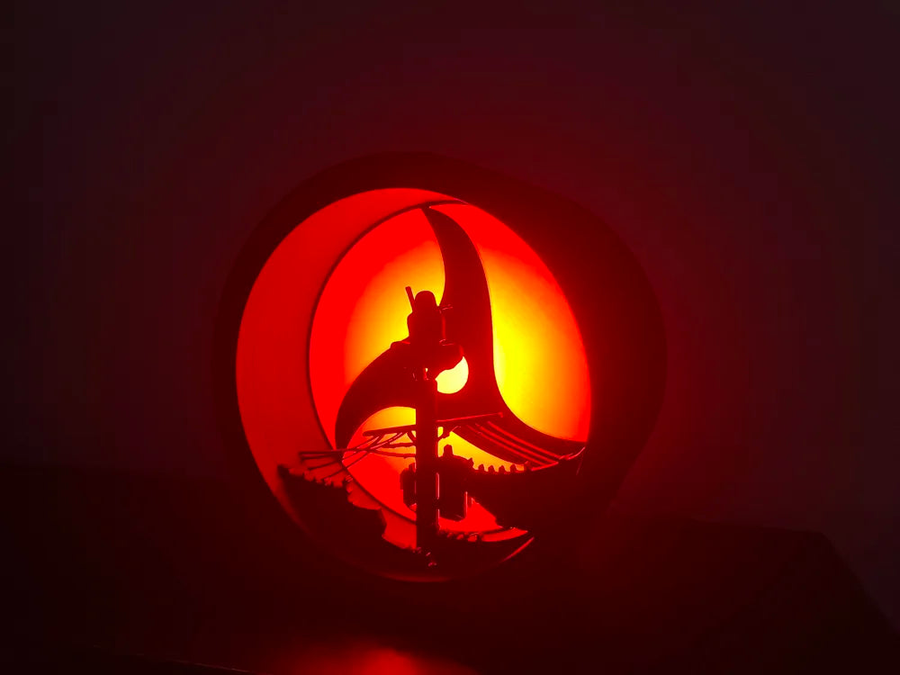 🥷 Light Box LED Itachi Uchiha – Naruto 🖤