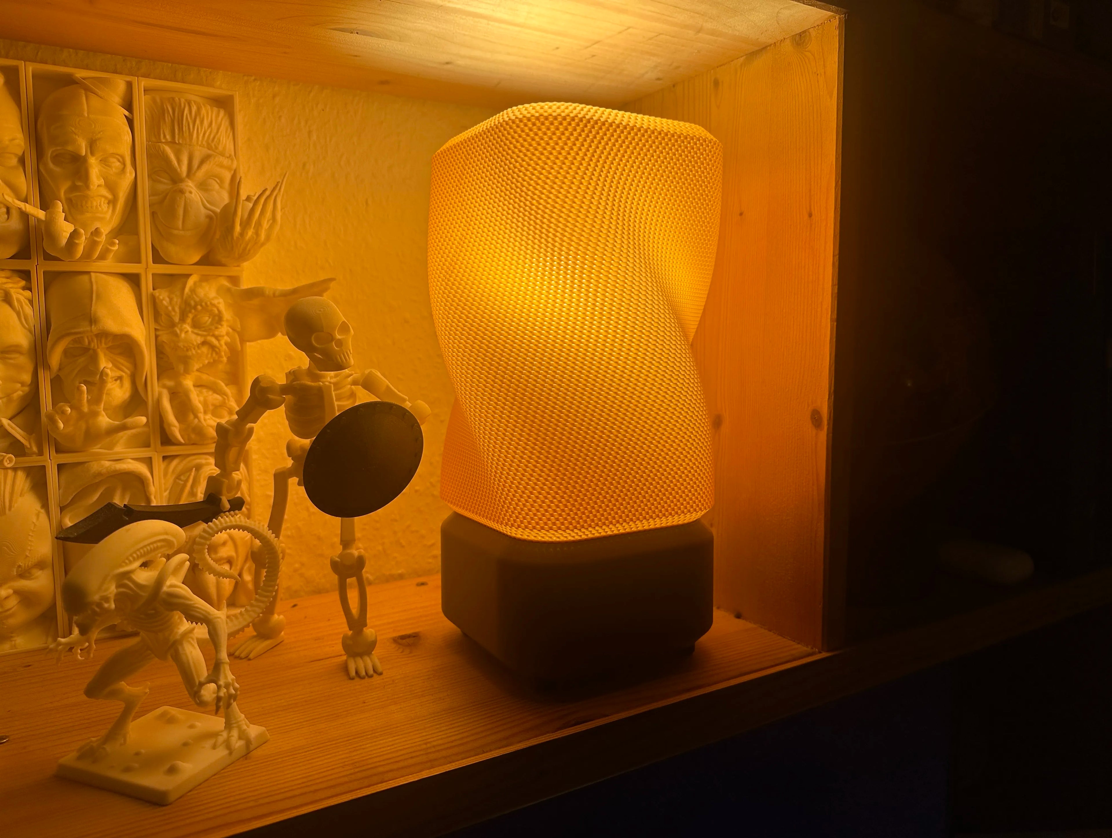 🧺 Lampe Torsadée Osier — Abat-jour texturé design 3D