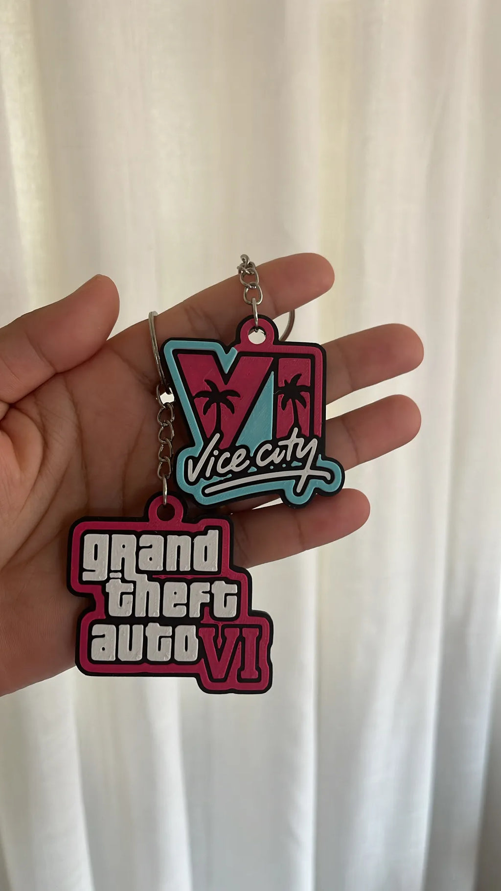 Porte-clés Vice City et logo GTA VI