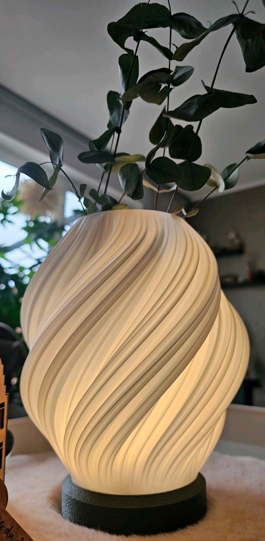 🌀 Lampe Spirale — Abat-jour torsadé design 3D