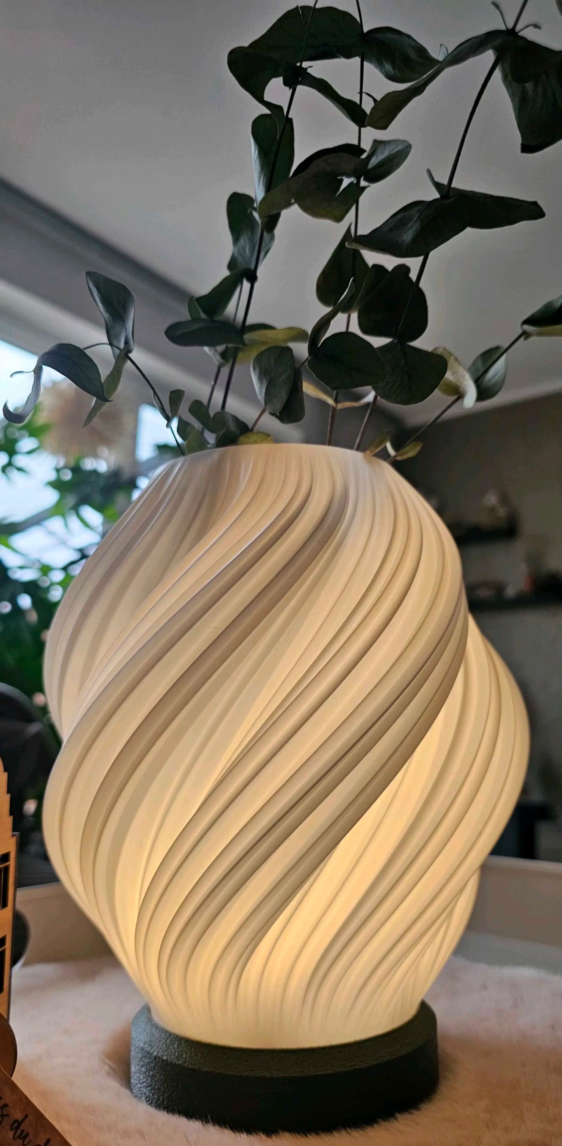 🌀 Lampe Spirale — Abat-jour torsadé design 3D